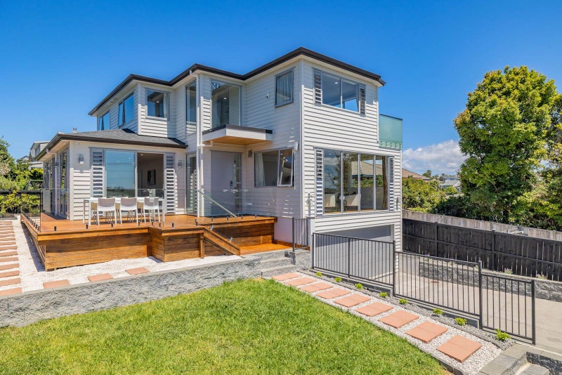 20 Admiral Beatty Avenue, Mt Roskill, Auckland - Carousel 1