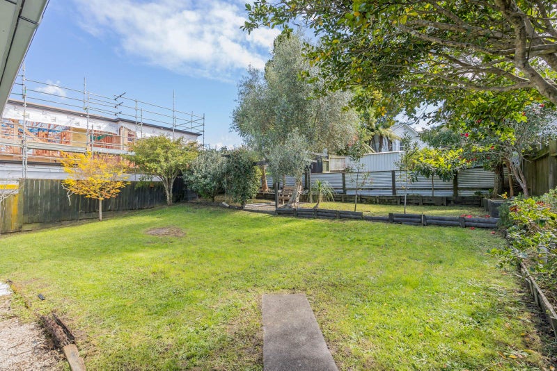 4/17 Neil Avenue, Te Atatū Peninsula, Auckland - Carousel 19
