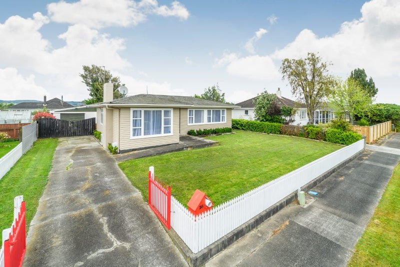 16 Battersea Place, Roslyn, Palmerston North - Carousel 1