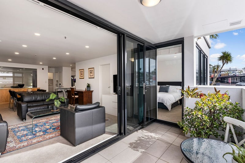1I/175 Hurstmere Road, Takapuna, Auckland - Carousel 1