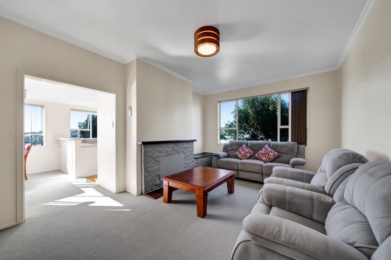 61 Paynters Avenue, Strandon, New Plymouth - Carousel 2