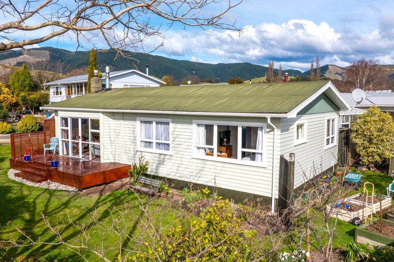 2 Shelley Crescent, Stoke, Nelson - Carousel 2