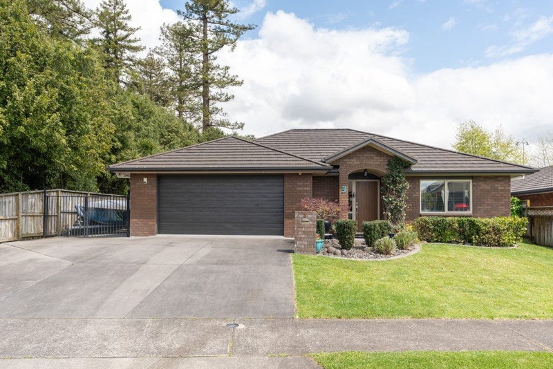 3 Nottingham Drive, Hamilton East, Hamilton - Carousel 1