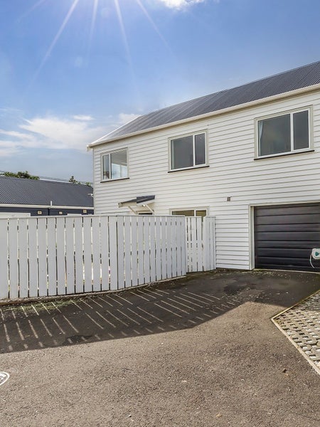 403A Broadway, Miramar, Wellington - Carousel 2