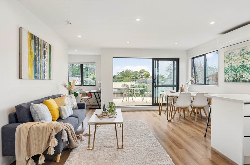 10A Erima Avenue, Point England, Auckland - Carousel 2