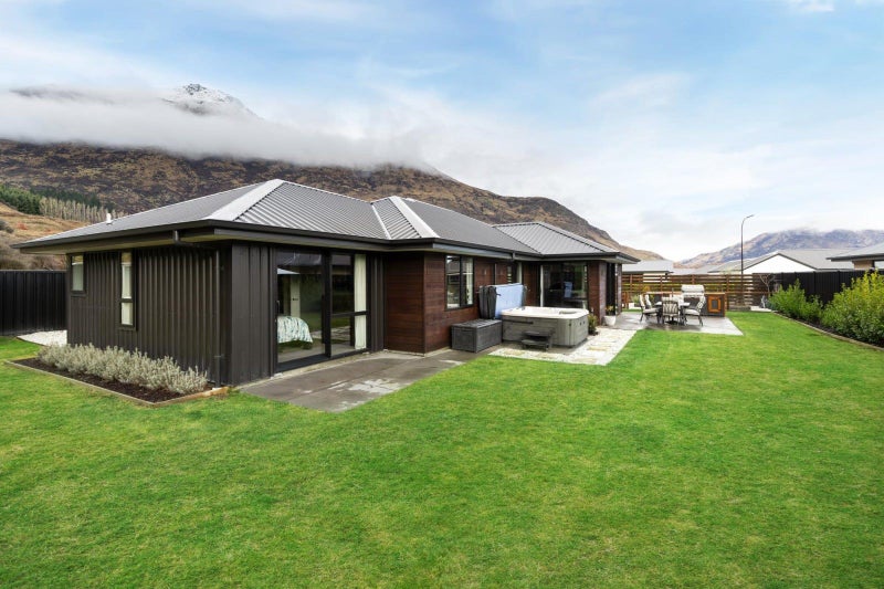 11 Sandford Terrace, Lower Shotover, Queenstown - Carousel 2