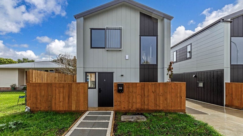 26A Enderby Drive, Te Atatu Peninsula, Auckland - Carousel 1