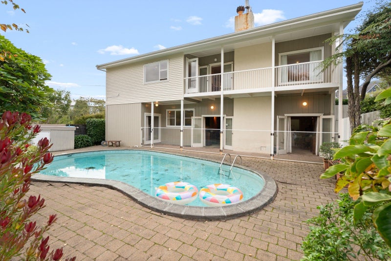 31A Simla Crescent, Khandallah, Wellington - Carousel 1