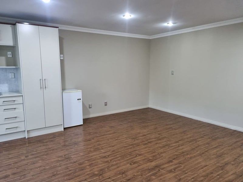 7 Harrowglen Drive, Northcross, Auckland - Carousel 2