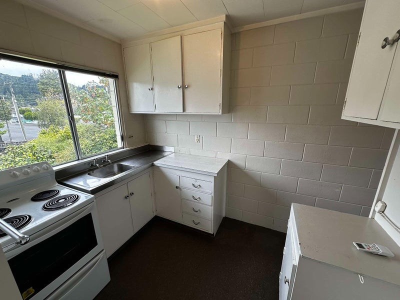 4/12 Wood Street, Wallaceville, Upper Hutt - Carousel 2