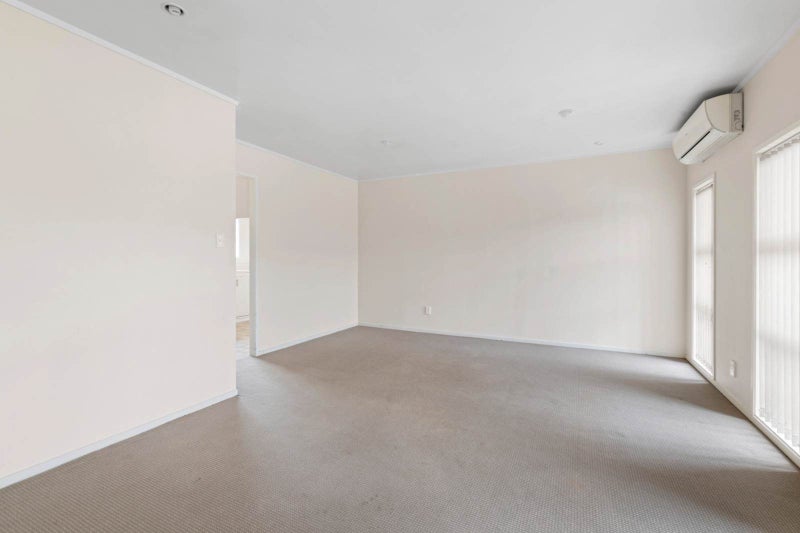 5/2 Regent Street, Papatoetoe, Auckland - Carousel 2