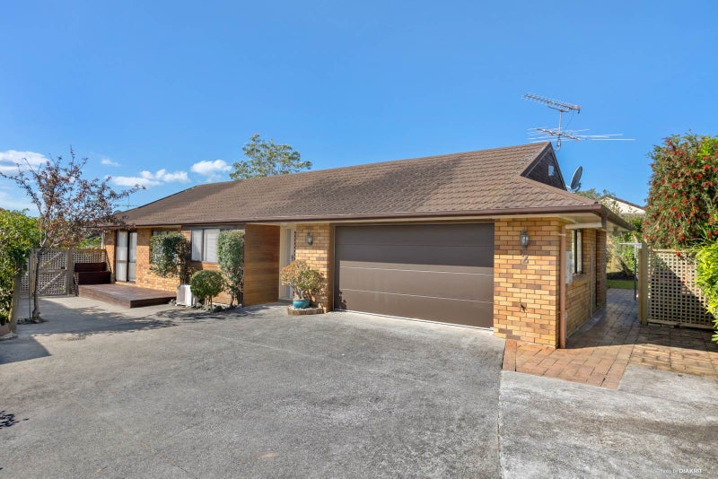 2/36 Carriage Close, Northpark, Auckland - Carousel 1