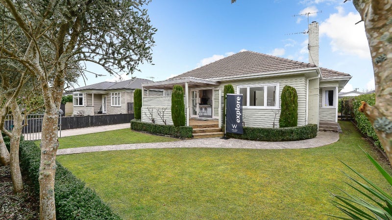 14 Young Street, Claudelands, Hamilton - Carousel 1
