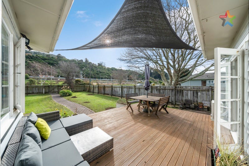 24 Golf Road, Manor Park, Lower Hutt - Carousel 2