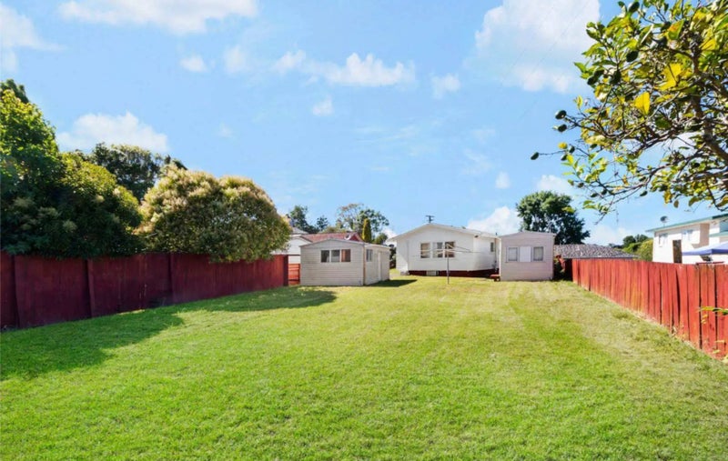 24 Amsterdam Place, Avondale, Auckland - Carousel 2
