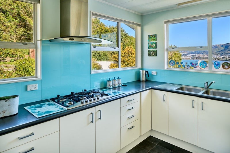 54 Gloaming Hill, Titahi Bay, Porirua - Carousel 2