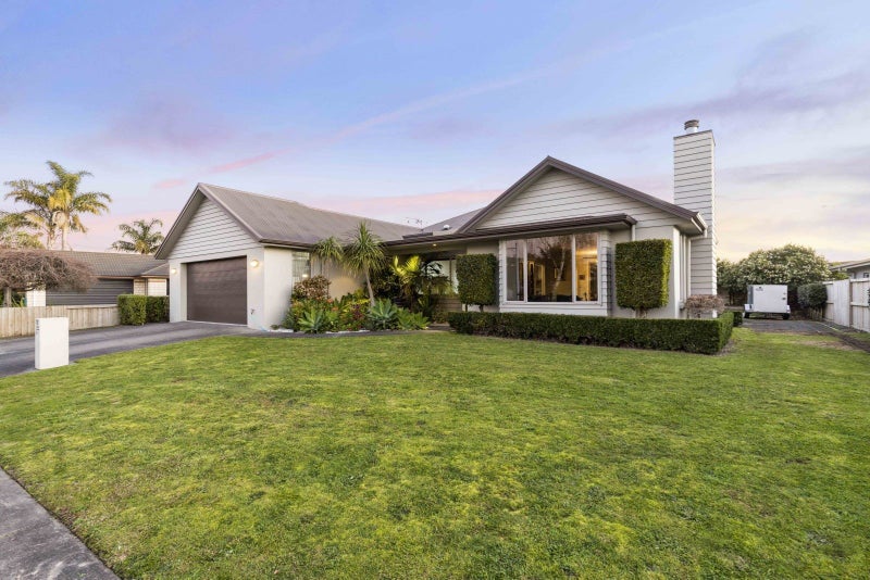 17 Barrington Drive, Huntington, Hamilton - Carousel 24