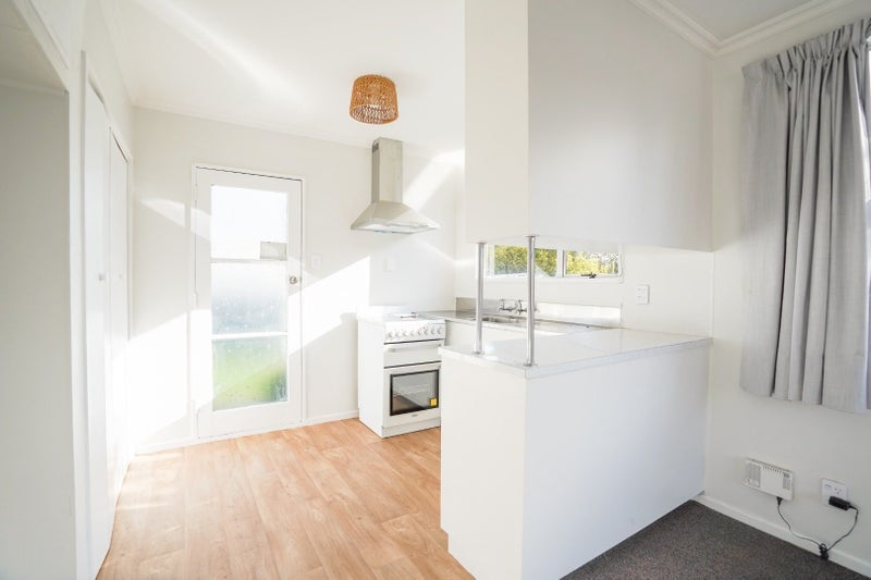 42B Burns Avenue, Takaro, Palmerston North - Carousel 2