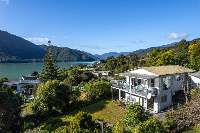 659 Queen Charlotte Drive, Picton - Carousel 2