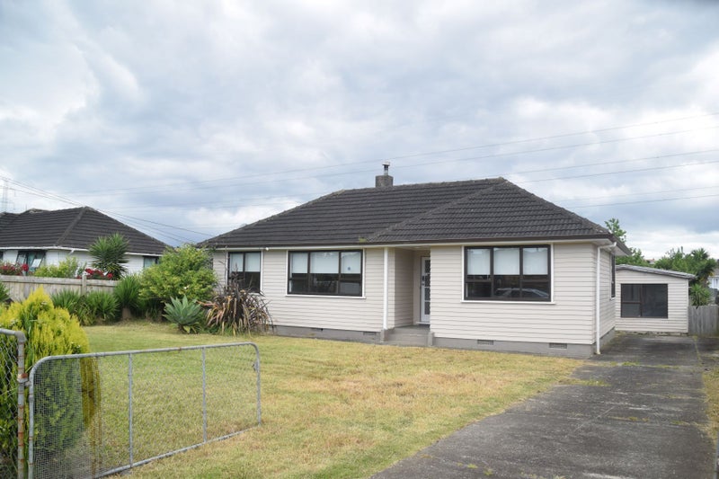 14 Fisher Crescent, Otara, Auckland - Carousel 1