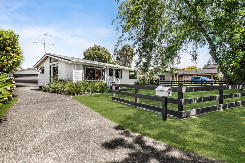 15 Zenith Place, Conifer Grove, Takanini - Carousel 1