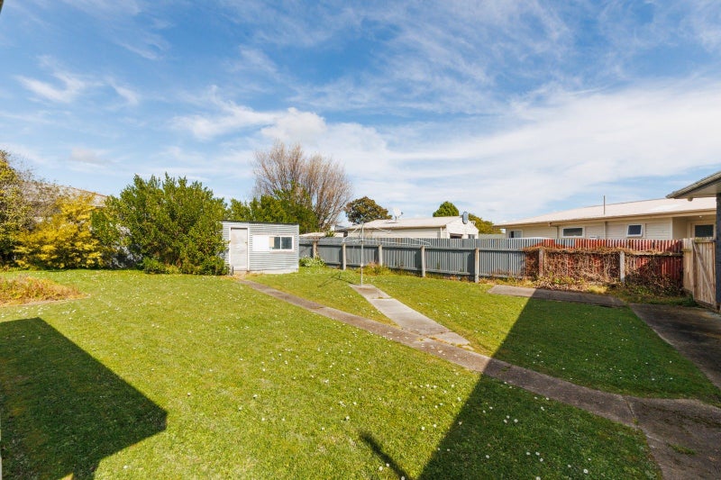 17 Peters Avenue, Cloverlea, Palmerston North - Carousel 20