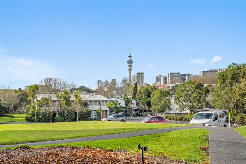 11/87 Beresford Street West, Freemans Bay, Auckland - Carousel 2