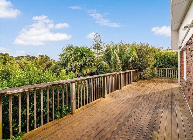 17 Edgerton Road, Te Atatu Peninsula, Auckland - Carousel 23