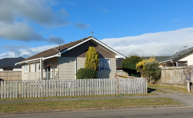 98 Roberts Line, Kelvin Grove, Palmerston North - Carousel 2