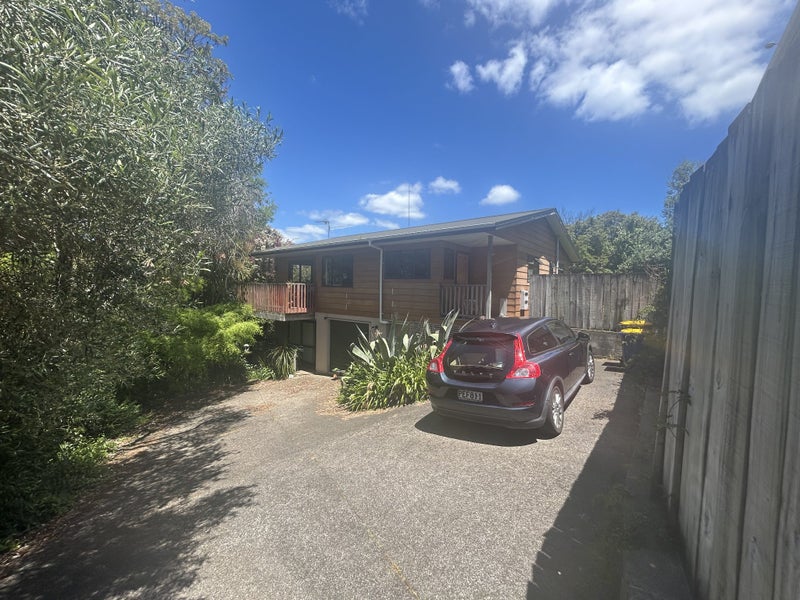2/26 Deverell Place, Northcross, Auckland - Carousel 1