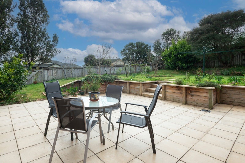 15 Lysaght Place, Welcome Bay, Tauranga - Carousel 1