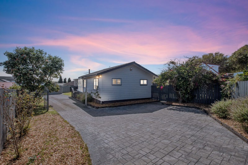 69 Charntay Avenue, Clover Park, Auckland - Carousel 2