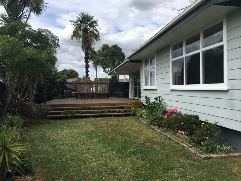49 Fitzroy Avenue, Fitzroy, Hamilton - Carousel 2