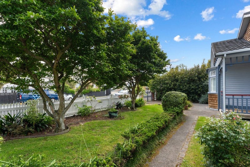 284 Waiwhetu Road, Fairfield, Lower Hutt - Carousel 21
