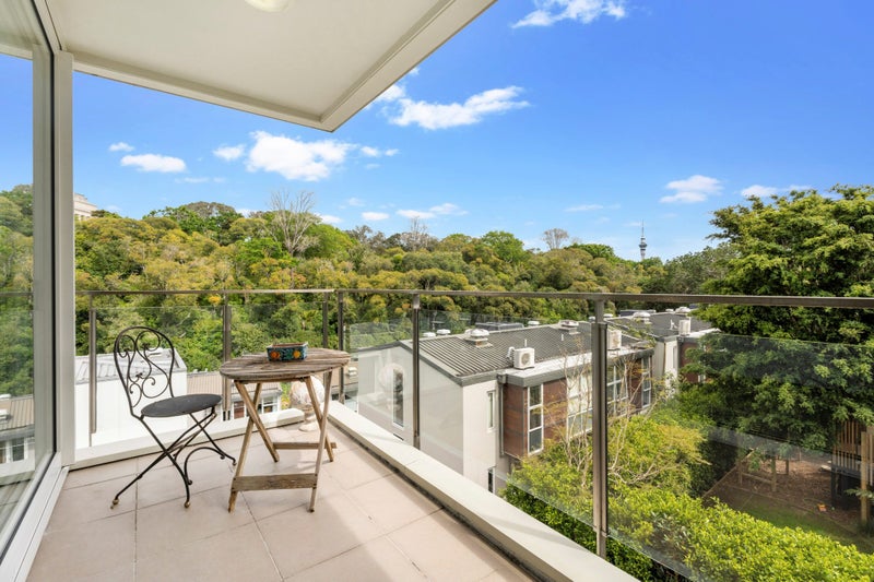 2/21 Birdwood Crescent, Parnell, Auckland - Carousel 2