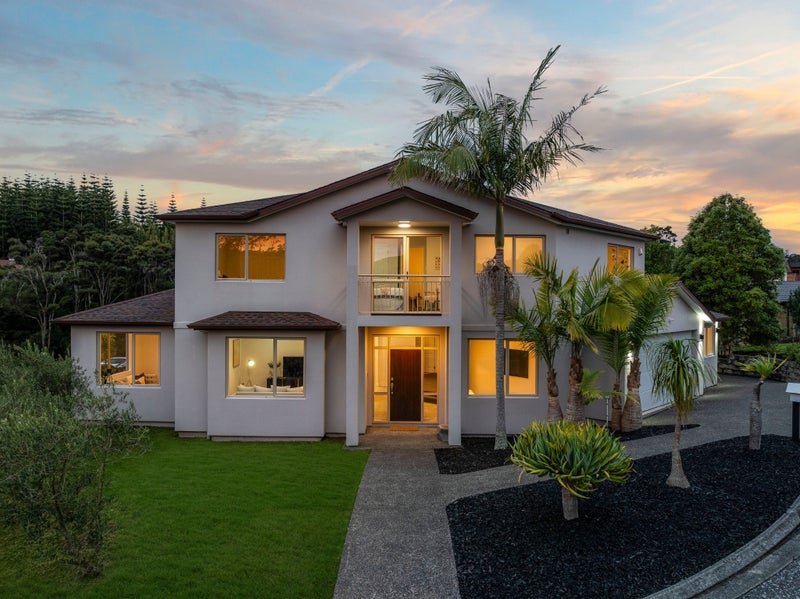 24 George Deane Place, Greenhithe, Auckland - Carousel 1