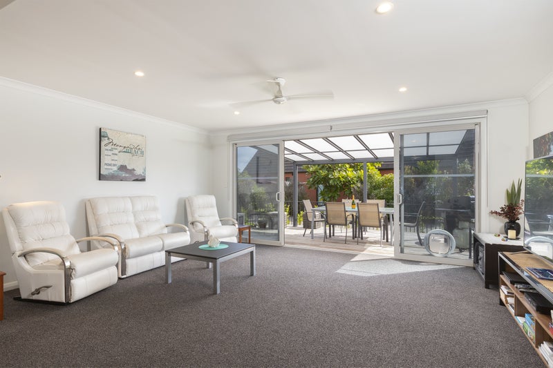 8 Park Rise, Mangawhai Heads, Mangawhai - Carousel 1