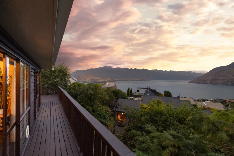 4B Caples Place, Fernhill, Queenstown - Carousel 2