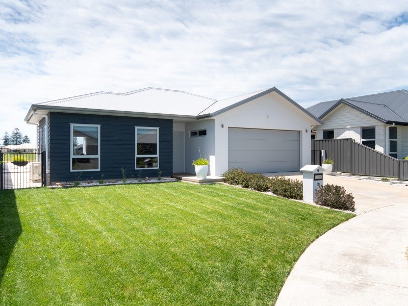 12 Ruakituri Place, Te Awa, Napier - Carousel 1