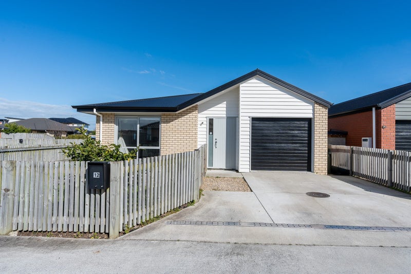 12 Haddonstone Avenue, Rototuna North, Hamilton - Carousel 1