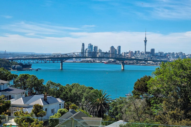 24 Bridge View Road, Birkenhead, Auckland - Carousel 1
