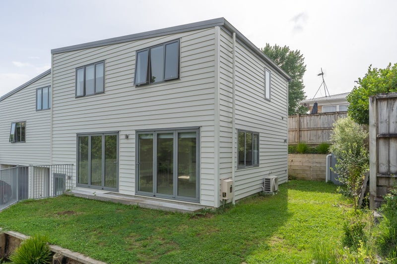 5A Stewart Place, Melville, Hamilton - Carousel 2