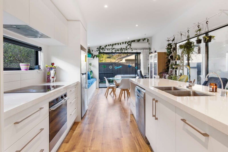 12 Jacob Street, Brookfield, Tauranga - Carousel 1