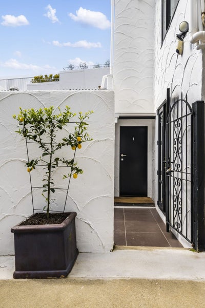 1/4 Brighton Road, Parnell, Auckland - Carousel 2