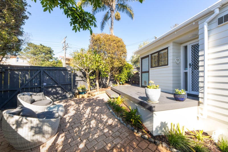 1/7 Barron Drive, Green Bay, Auckland - Carousel 1