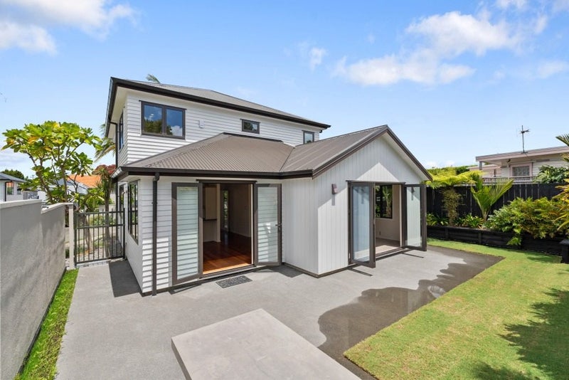 49B Dignan Street, Point Chevalier, Auckland - Carousel 2