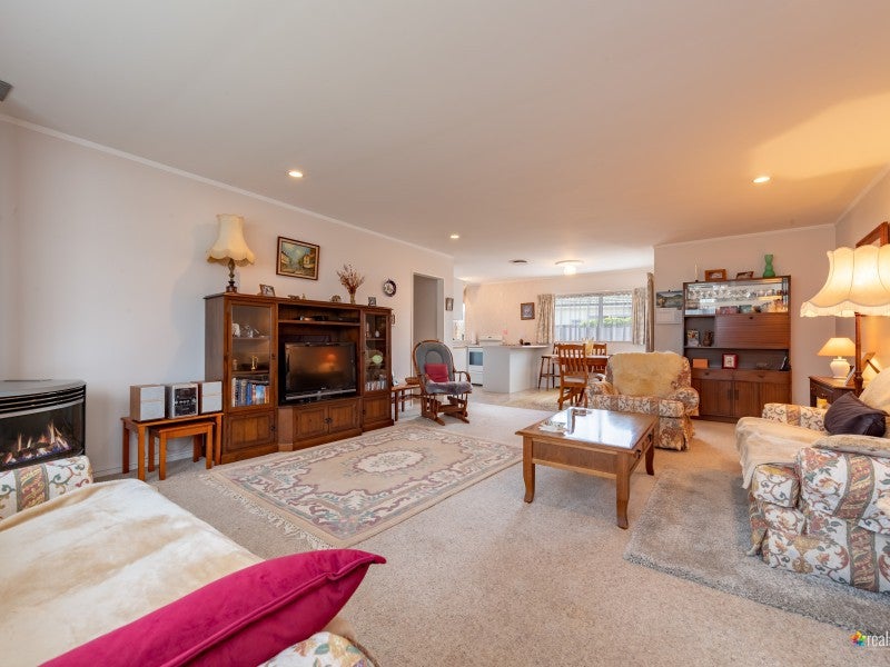 2/51 Mchardie Street, Trentham, Upper Hutt - Carousel 2