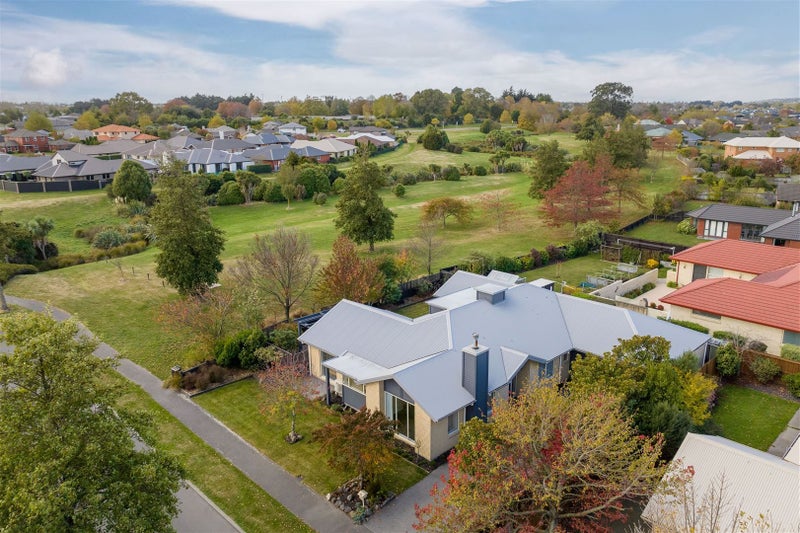 36 Mcmahon Drive, Aidanfield, Christchurch - Carousel 2