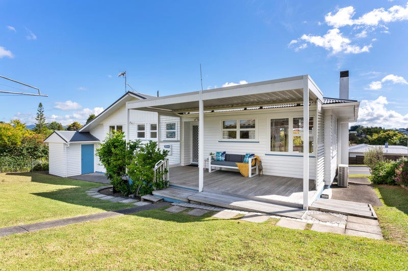 153 Edmonton Road, Te Atatu South, Auckland - Carousel 1
