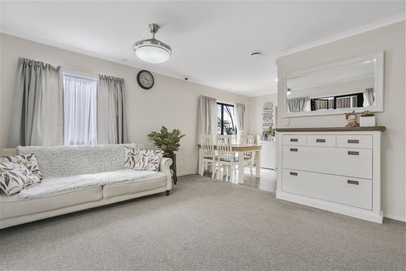 1/6 Glen Vista Place, Bayview, Auckland - Carousel 2